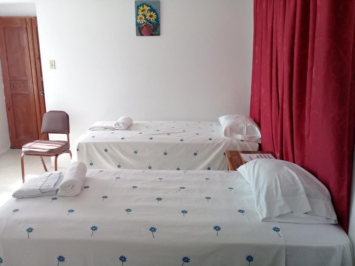 Hostel Quintonido Jarabacoa Buitenkant foto
